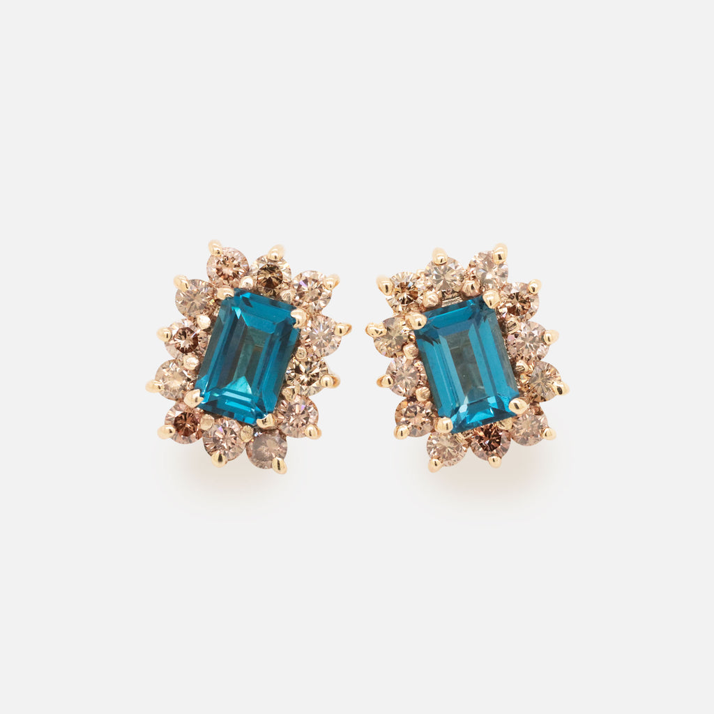 Aretes Imperial Oro Amarillo 14K con Topacio London Blue Octagón y Diamantes Champagne.