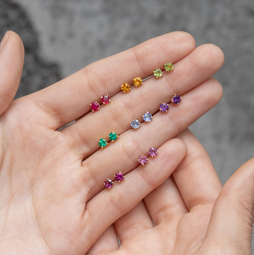 Aretes Birthstone Oro Amarillo 14K con Piedras Naturales.