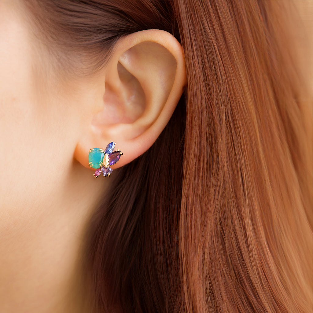 Aretes Botanical Lily Oro Amarillo 14K con Tanzanitas, Amatistas, Zafiros, Rubíes y Ópalos.