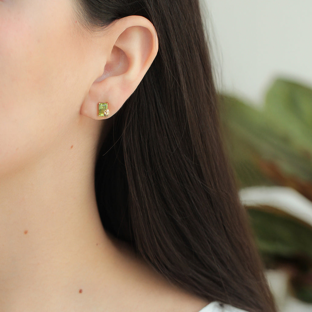Aretes Botanical Oro Amarillo 14K con Piedras Naturales.