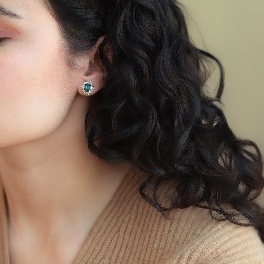 Aretes Charlotte Oro Amarillo 14K  con Topacios London Blue.