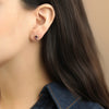 Aretes Elysa Oro Amarillo 14K con Granates Malaya Oval.