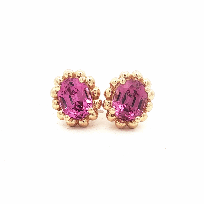 Aretes Elysa Oro Amarillo 14K con Granates Malaya Oval.