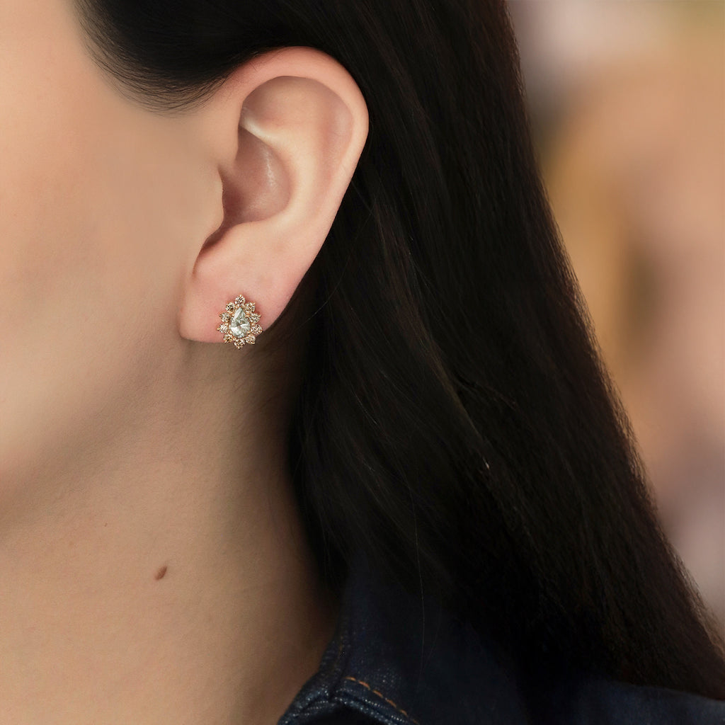 Aretes Imperial Oro Amarillo 14K con Zafiro Menta Gota y Diamantes.