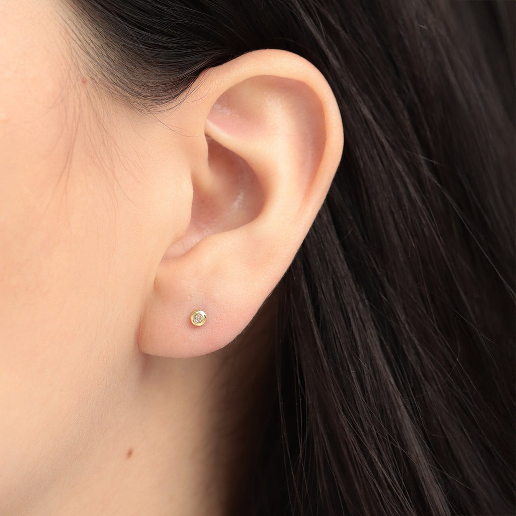 Aretes Nest S Oro Amarillo 18K con Diamantes.