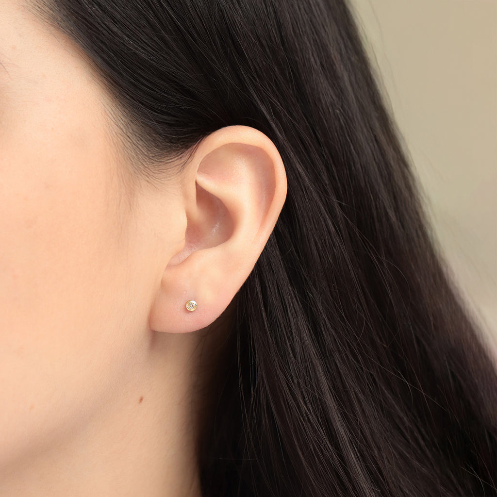 Aretes Nest S Oro Amarillo 18K con Diamantes.