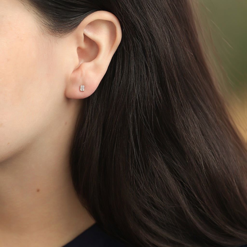 Aretes Orbit Oro Amarillo 18K con Diamantes.