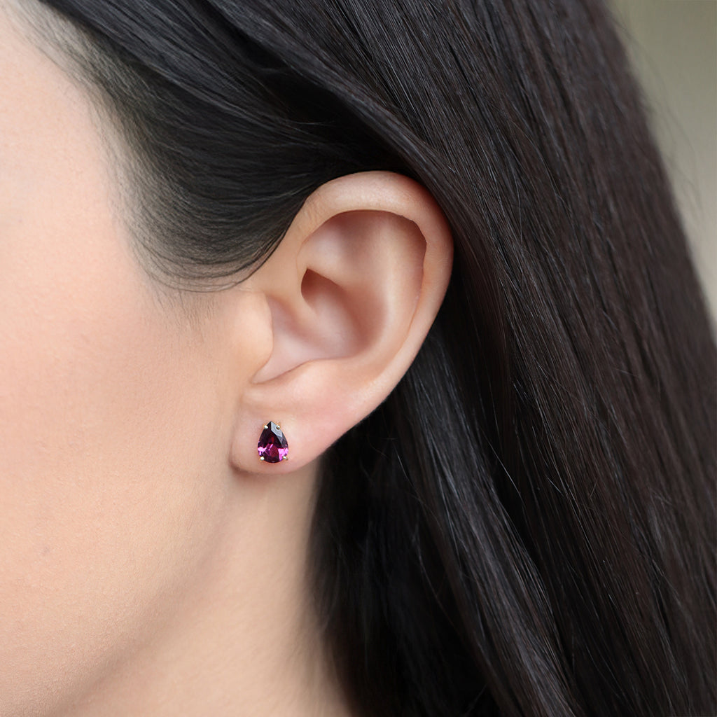 Aretes Orbit Oro Amarillo 14K con Granate Raspberry Gota.