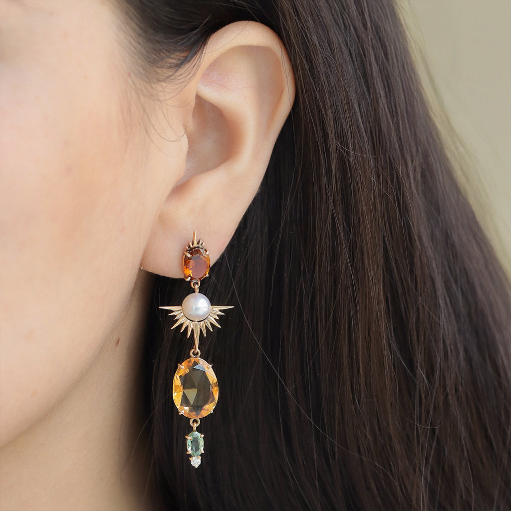 Aretes Yellow Venus Oro Amarillo 14K con Cuarzos, Perlas, Citrinos, Zafiros y Diamantes.