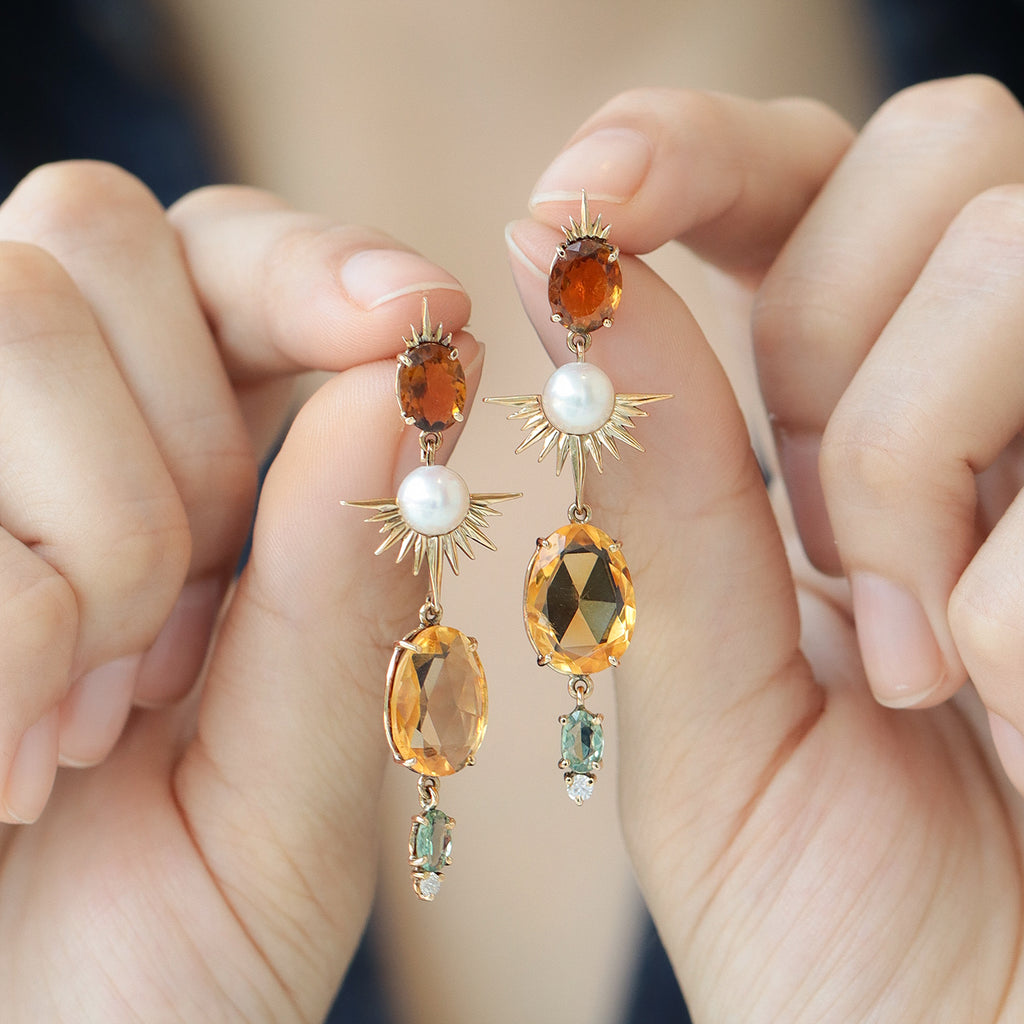 Aretes Yellow Venus Oro Amarillo 14K con Cuarzos, Perlas, Citrinos, Zafiros y Diamantes.