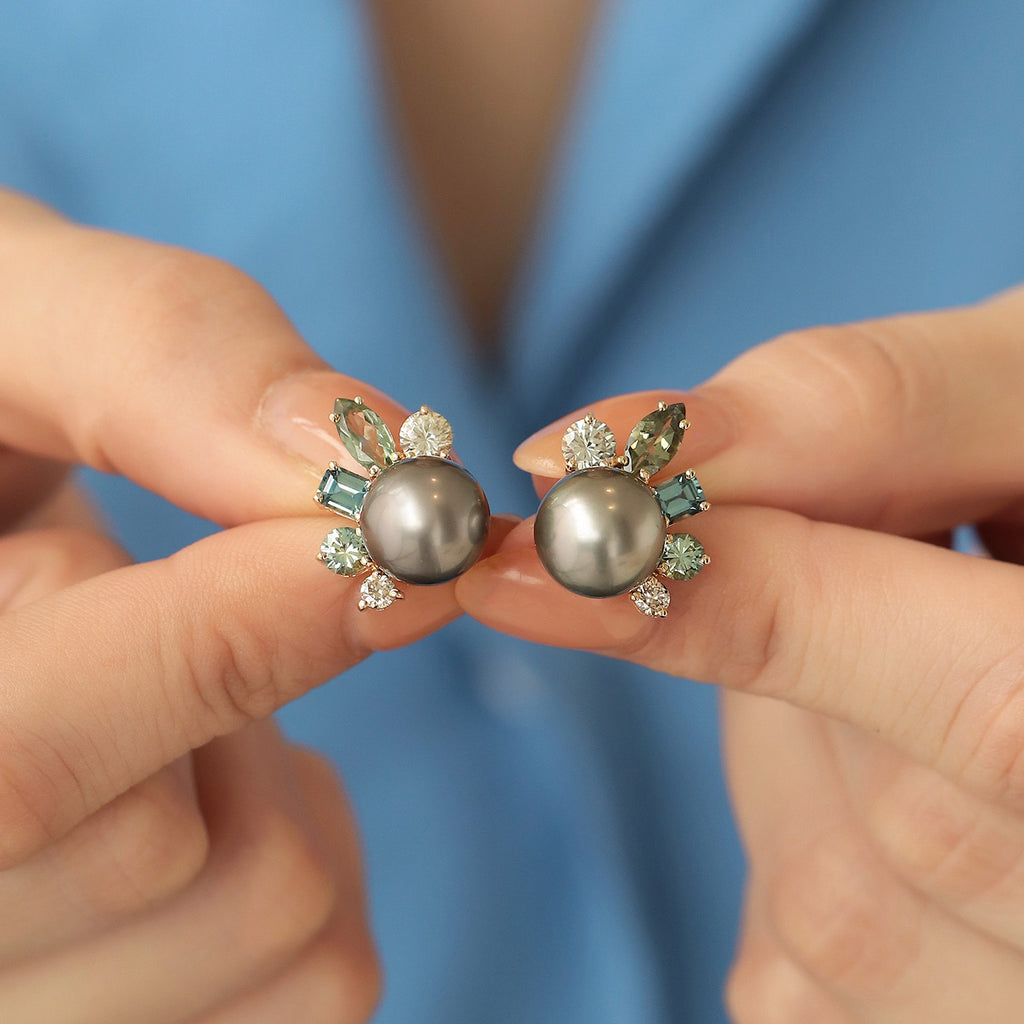 Aretes Pearl Peacoack Oro Amarillo 14K con Perlas, Zafiros, Turmalinas y Diamantes.
