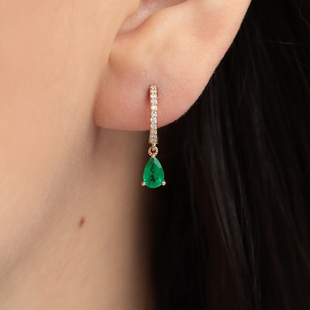 Arracadas Orbit Oro Amarillo 18K con Esmeraldas y Diamantes.