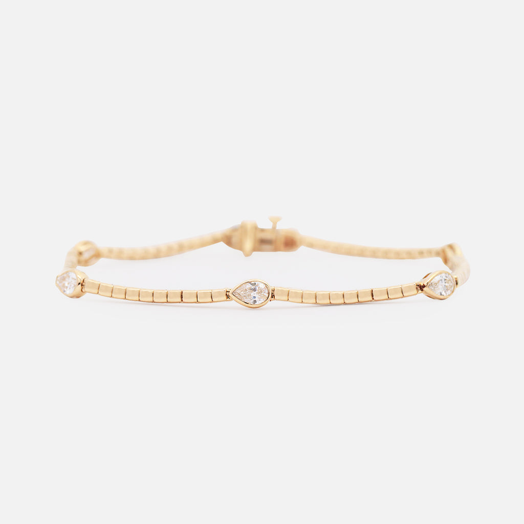 Brazalete Naga Oro Amarillo 14K con Diamantes.