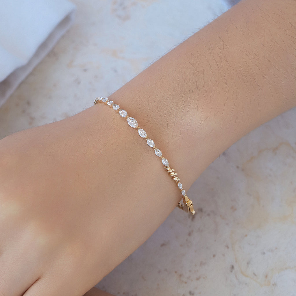 Brazalete Flora Oro Amarillo 14K con Diamantes.