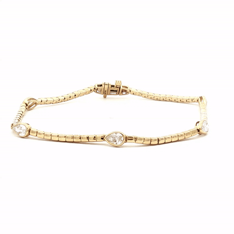 Brazalete Naga Oro Amarillo 14K con Diamantes.