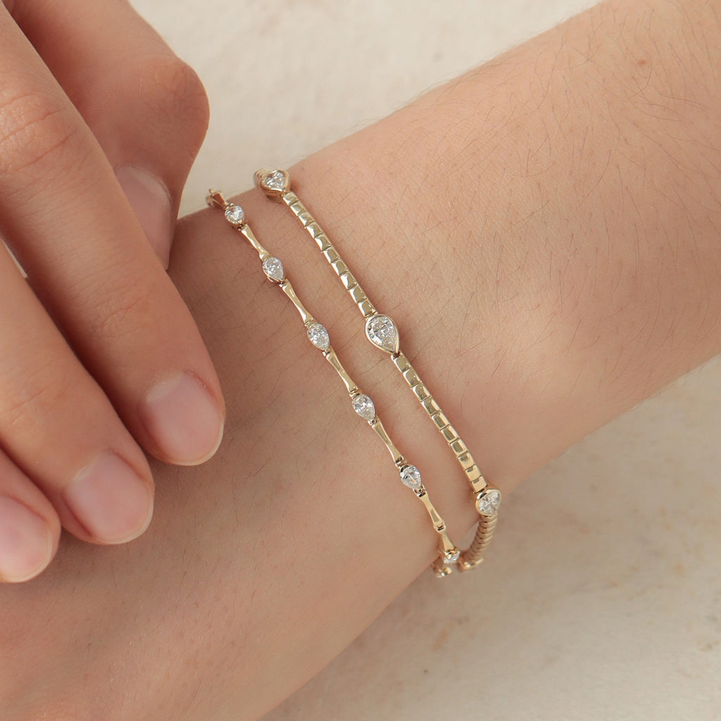 Brazalete Naga Oro Amarillo 14K con Diamantes.