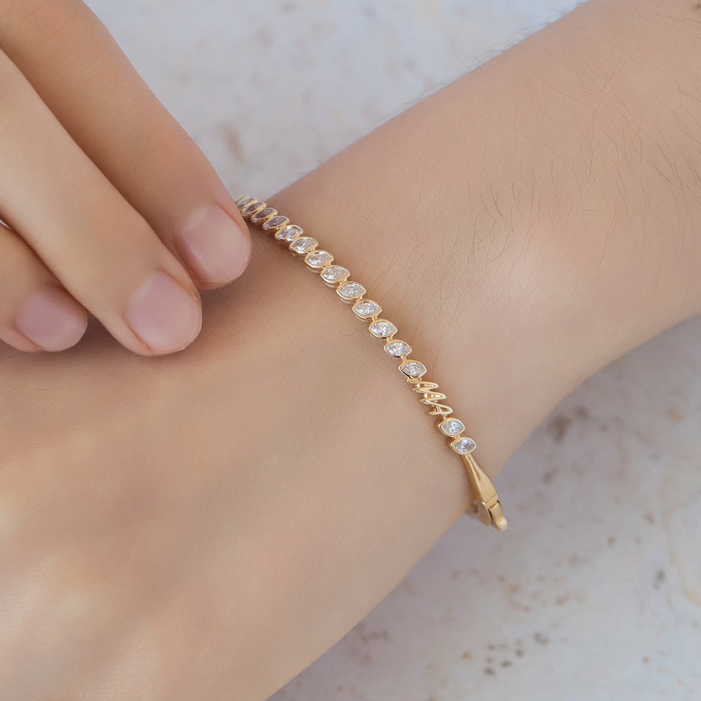 Brazalete Orion Marquise Oro Amarillo 14K con Diamantes.