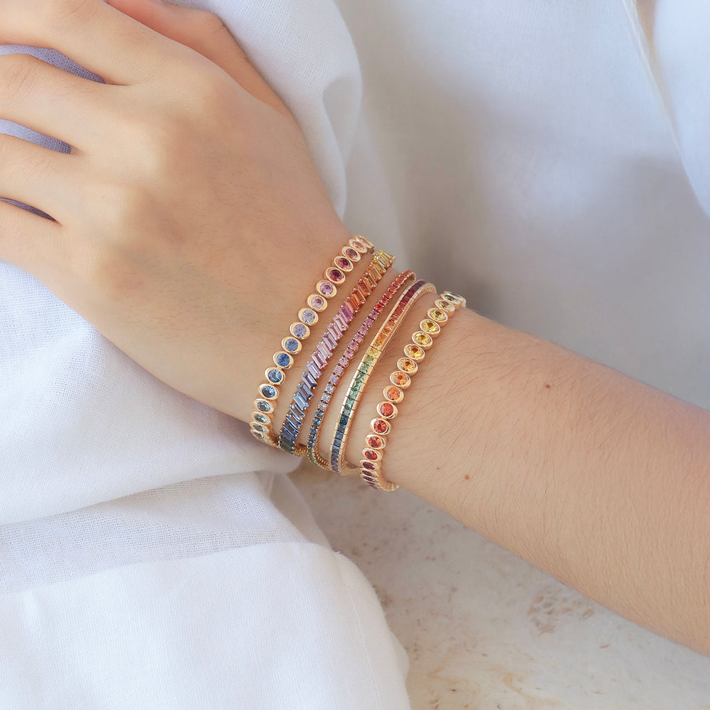 Brazalete Zinnia Oro Amarillo 18K con Zafiros.