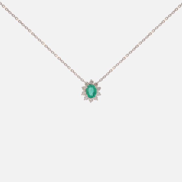 Cadena Imperio Oro Blanco 14K con Esmeralda Oval y Diamantes.