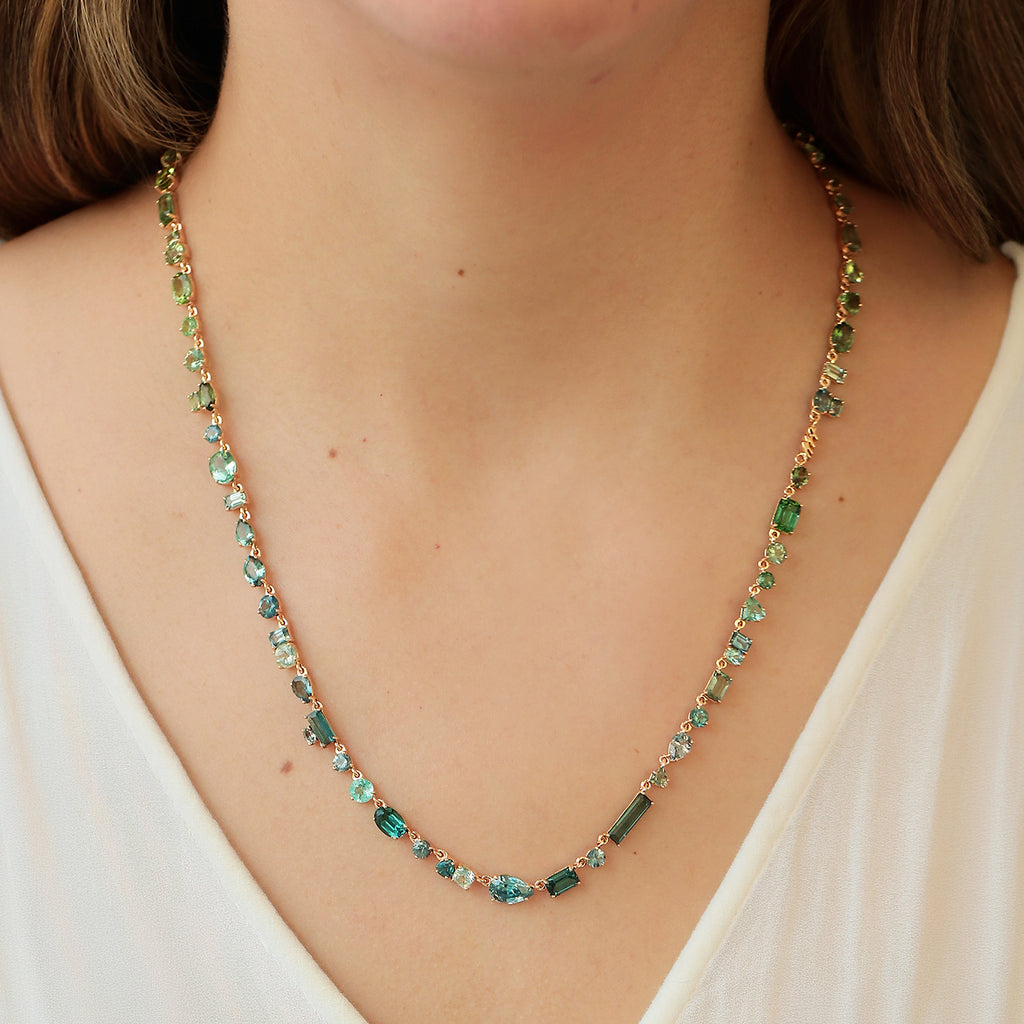 Collar Chromatic Lagoon Oro Amarillo 14K con Crisoberilos, Peridotos, Zafiro, Zircón y Turmalinas.