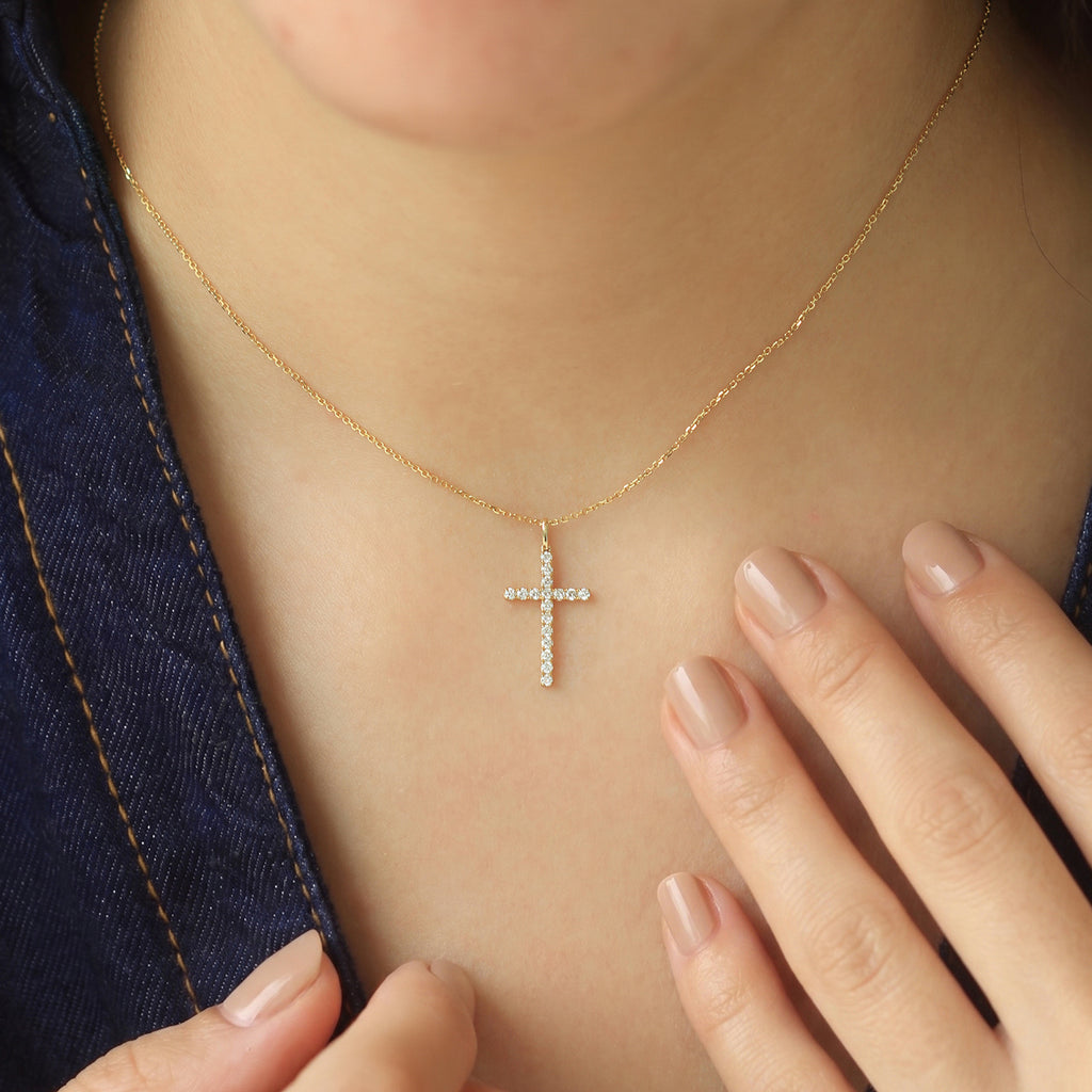 Dije Diamond Cross Oro 18K con Diamantes.