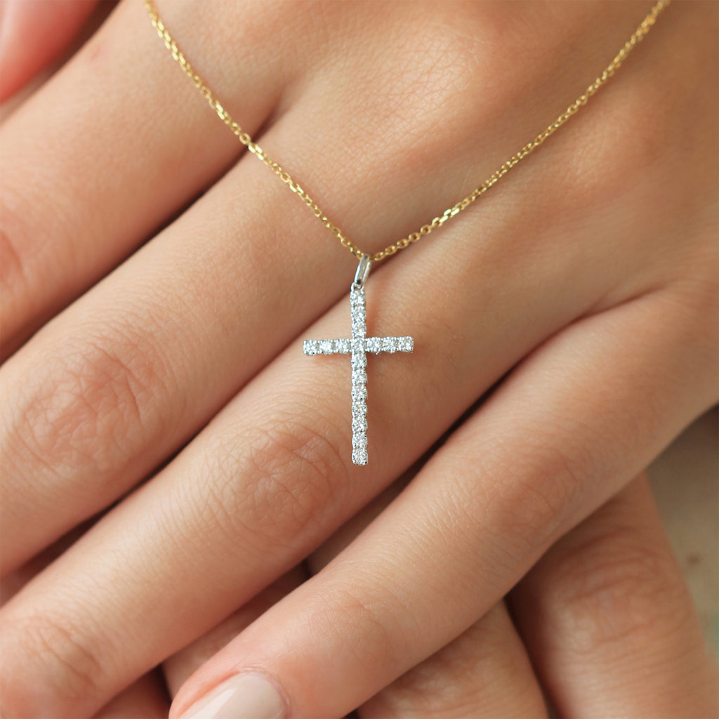 Dije Diamond Cross Oro 18K con Diamantes.